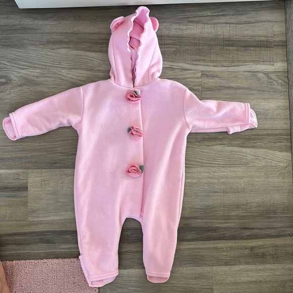 Winter coverup for Baby Girl - Picture 1 of 2